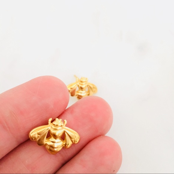 J. CREW Demi-fine 14k Gold-Plated Bee Studs - Picture 4 of 7